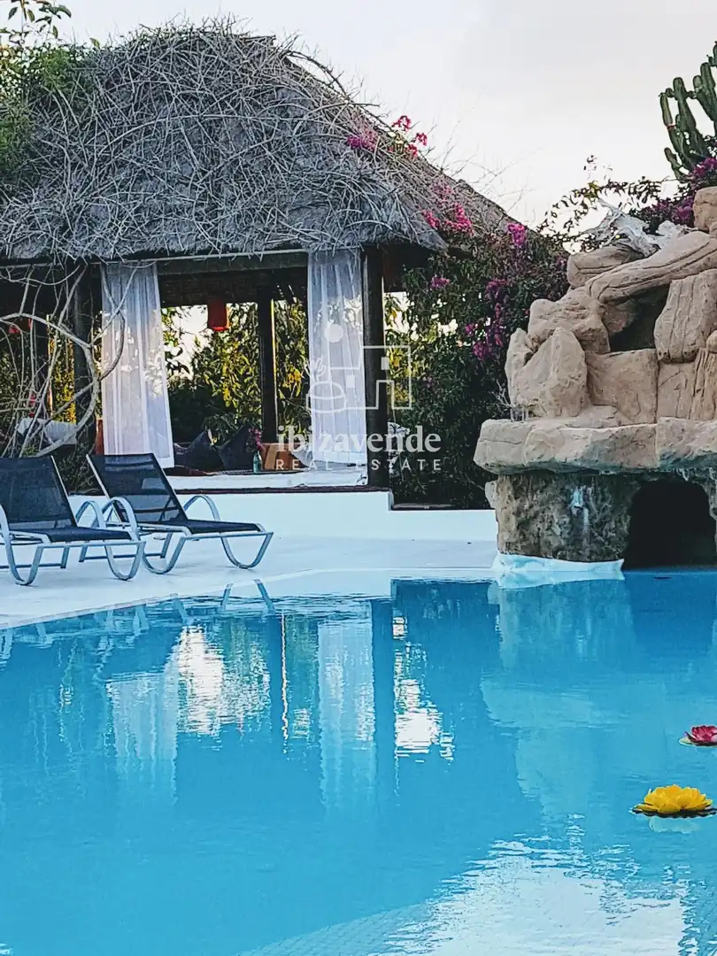 Swimming pool of Houses for sale in Santa Eulària des Riu  with Air Conditioner, Private garden and Terrace