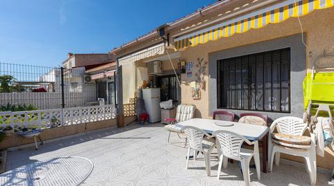 Foto 2 de Casa adosada en venta en Zona Carrefour - Urbanizaciones, Torrevieja
