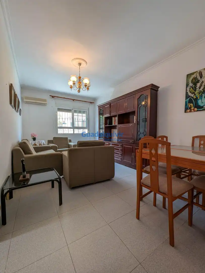 Sala de estar de Piso en venta en  Sevilla Capital con Aire acondicionado