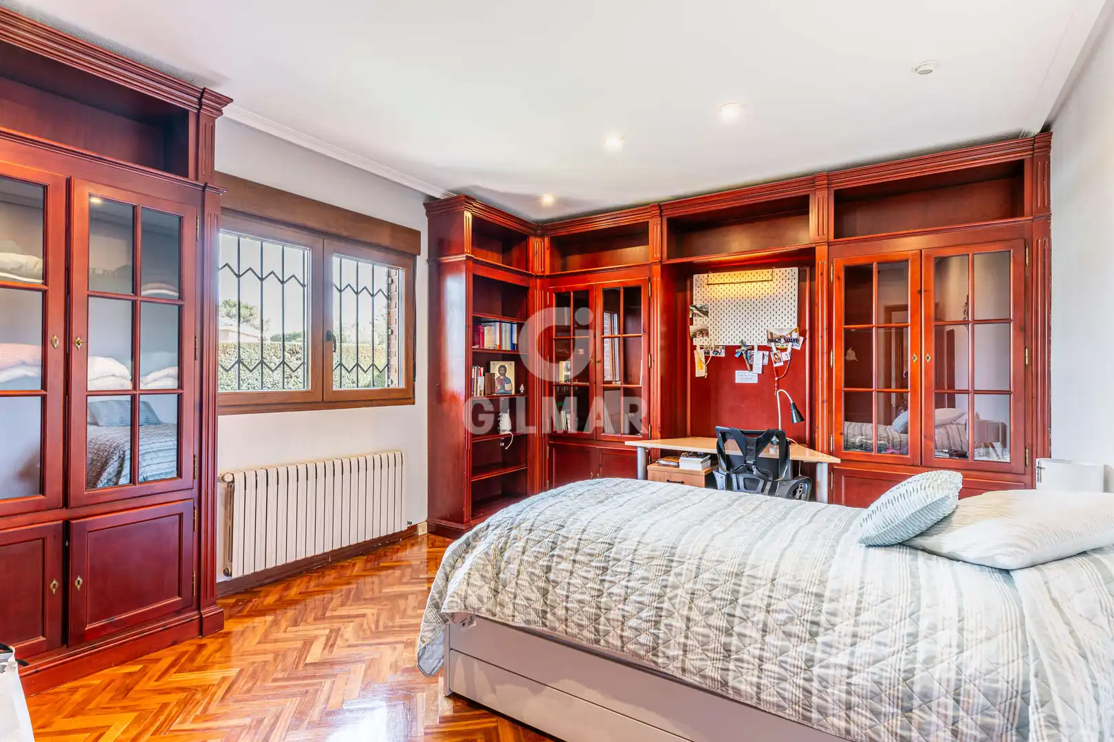 Habitación de Casa o chalet en venta en Pozuelo de Alarcón con Calefacción, Jardín privado y Piscina