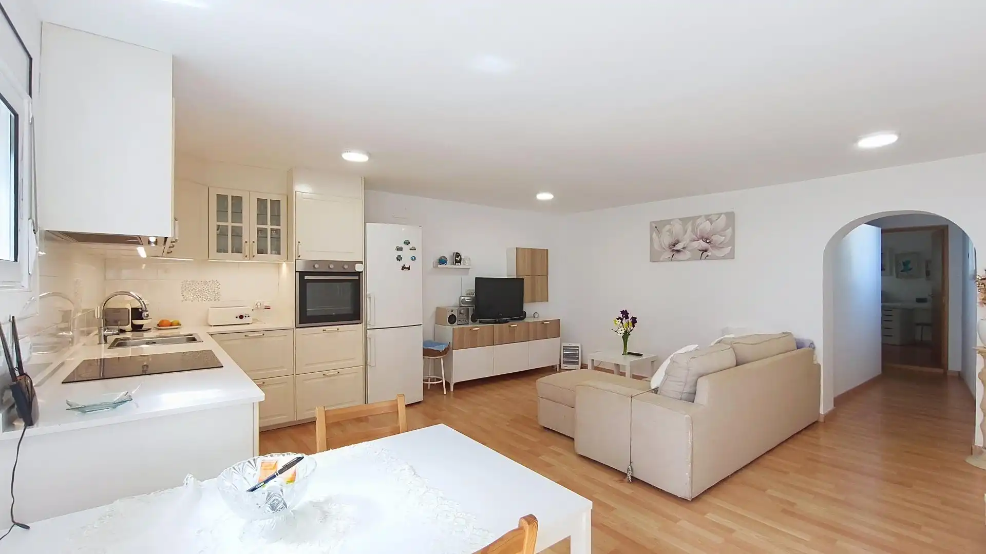 Sala d'estar de Casa o xalet en venda en Olesa de Montserrat amb Aire condicionat, Terrassa i Piscina
