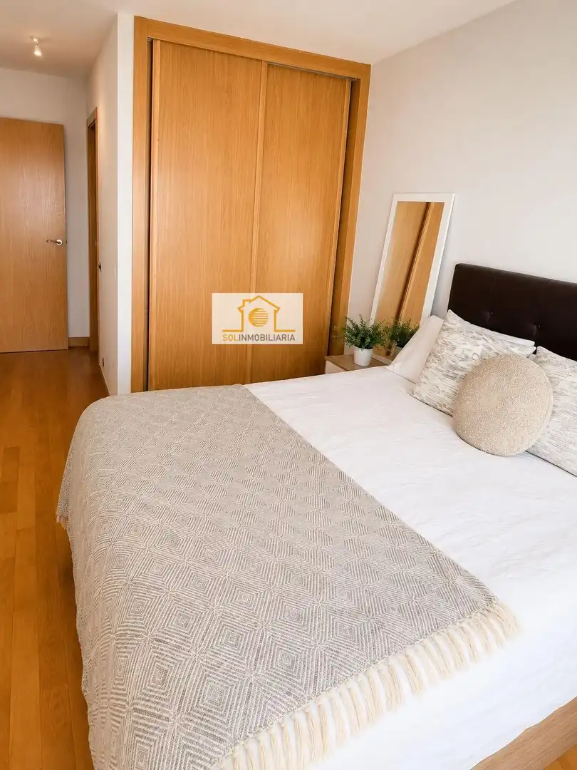 Schlafzimmer von Dachboden zum Verkauf in León Capital  mit Heizung, Parkett und Möbliert