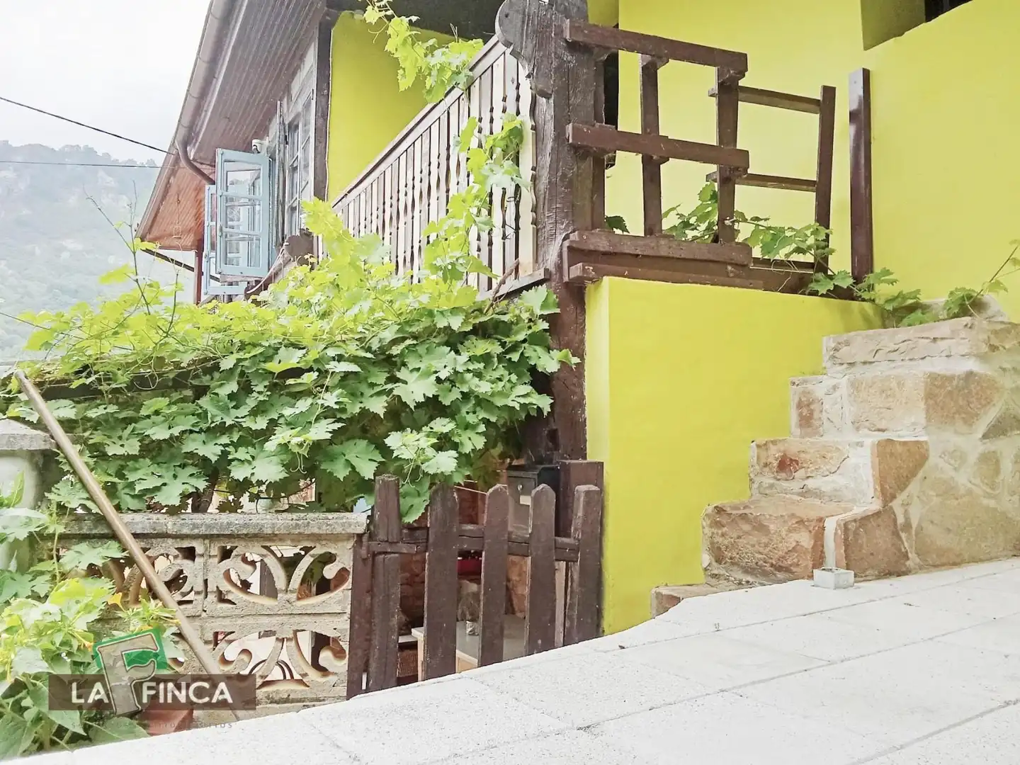 Casa adosada en venta en CASARES, Quirós