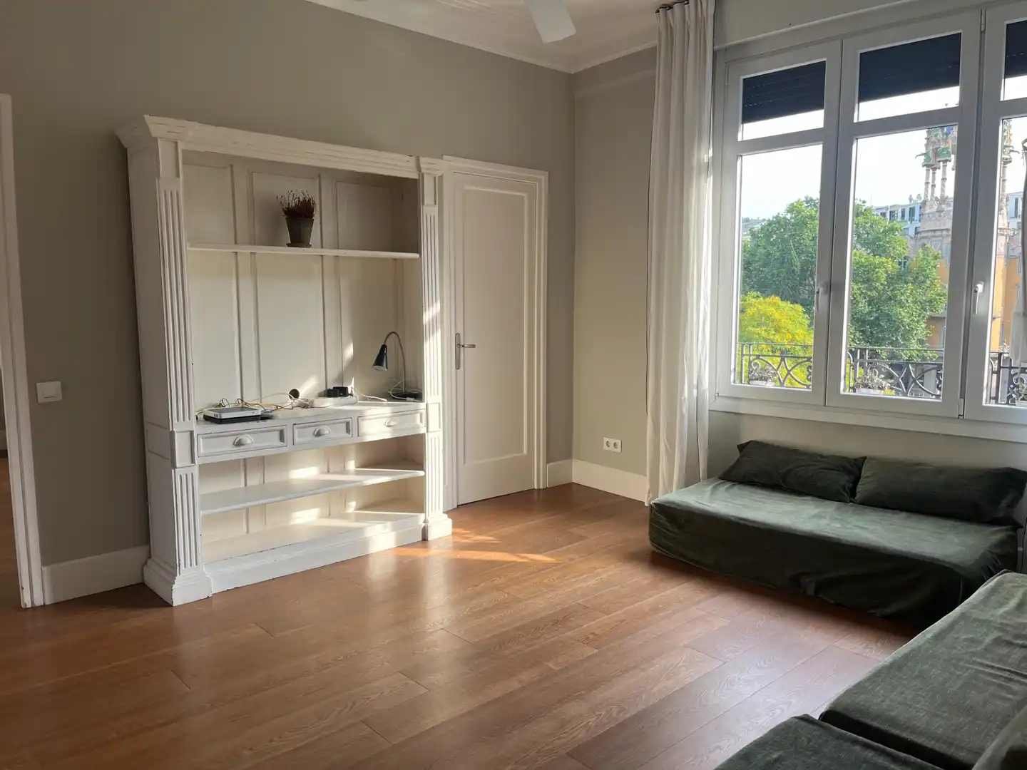 Sala de estar de Piso de alquiler en Barcelona con Aire acondicionado, Calefacción y Parquet