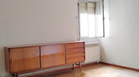 Foto 4 de Piso en venta en Calle del Aligustre, Valdeacederas, Madrid