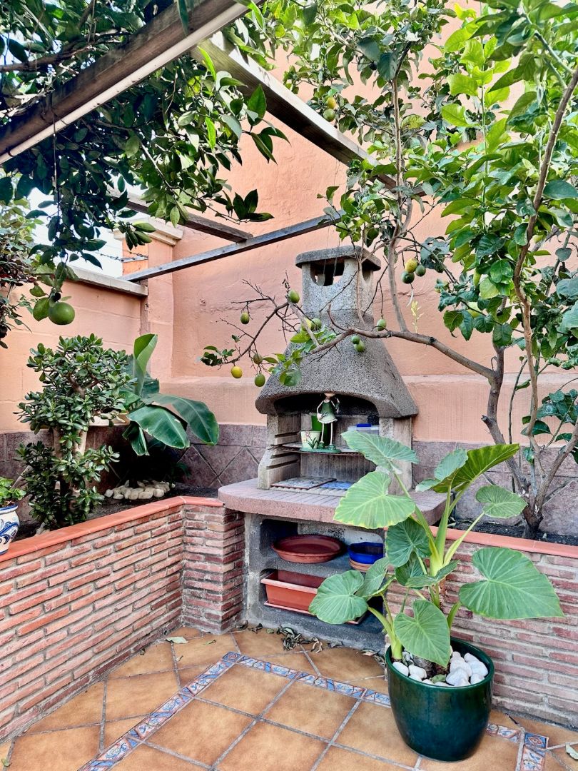 Jardí de Casa o xalet en venda en Algeciras amb Aire condicionat, Moblat i Forn