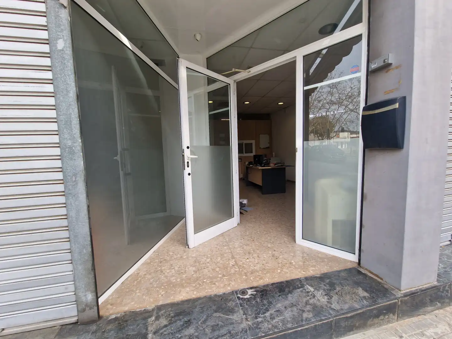 Local en venta en Sant Boi de Llobregat
