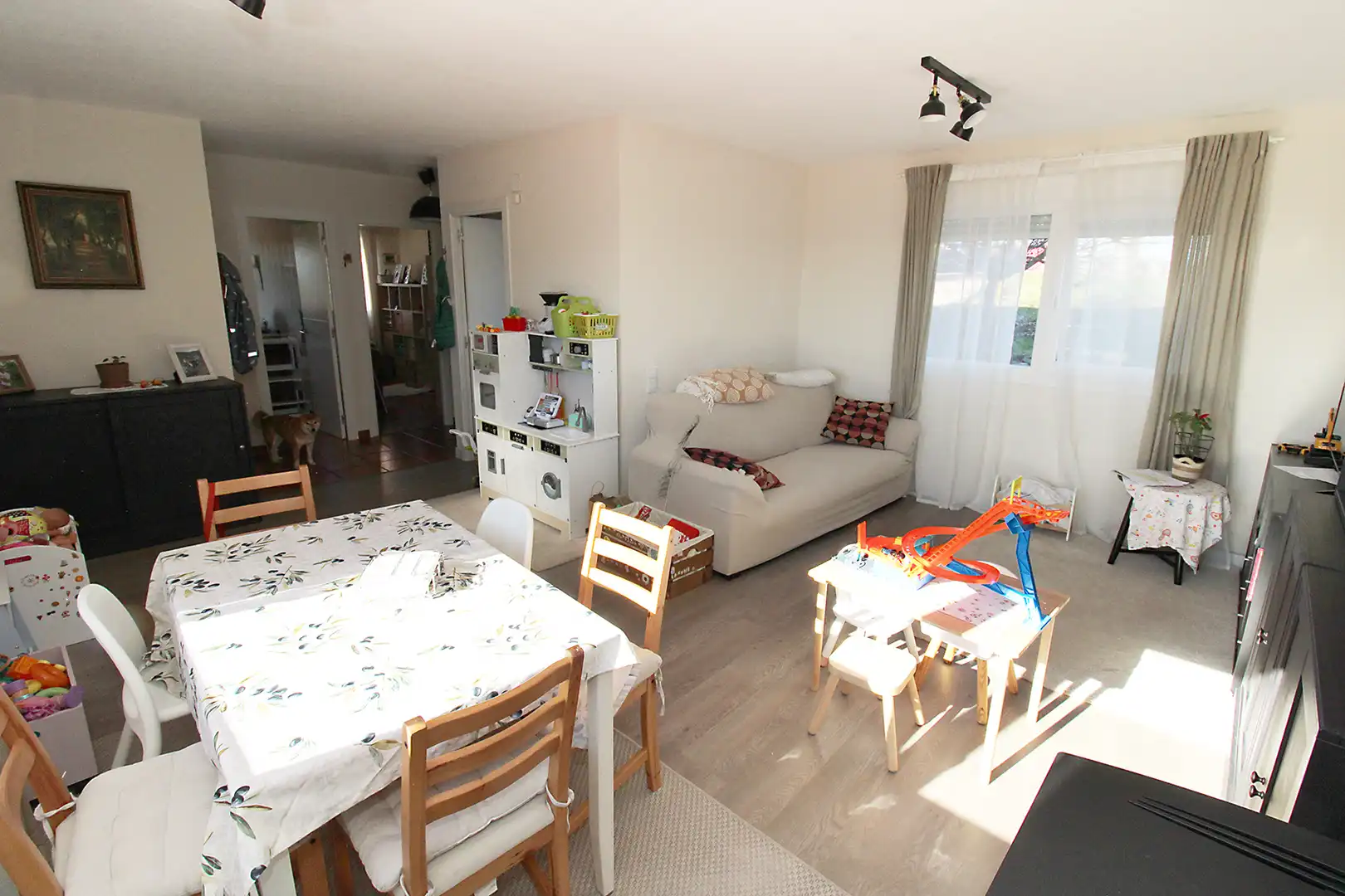 Living room of Houses for sale in Torremocha de Jarama  with Air Conditioner, Heating and Private garden