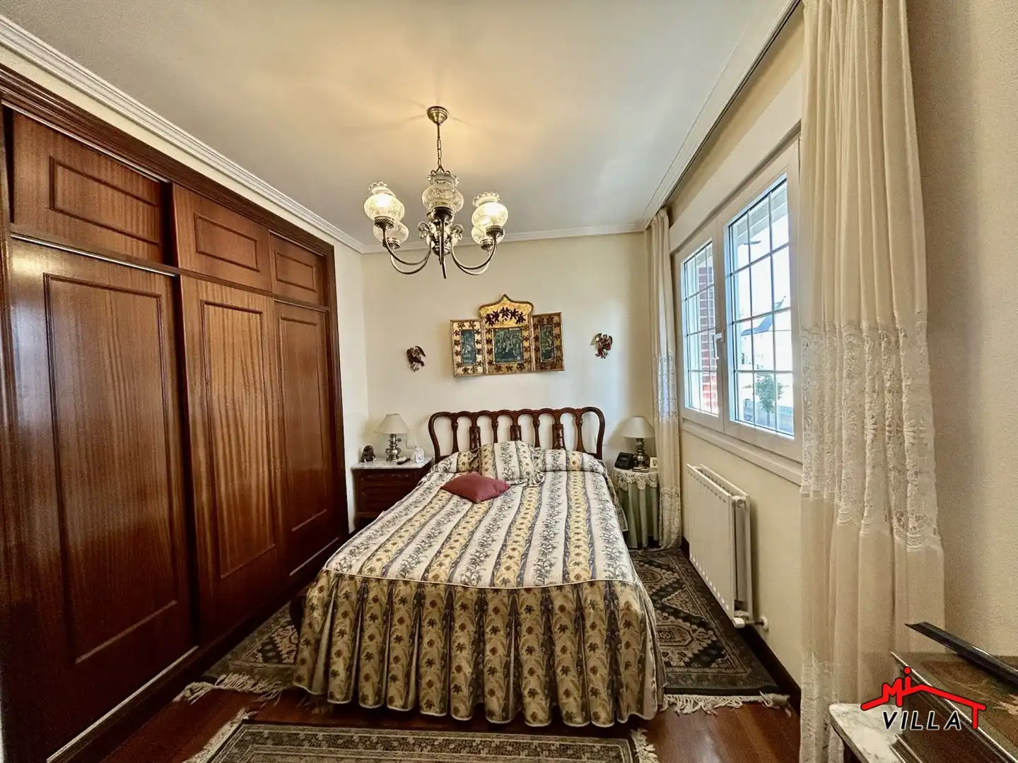 Habitación de Casa o chalet en venta en Laredo con Calefacción y Amueblado