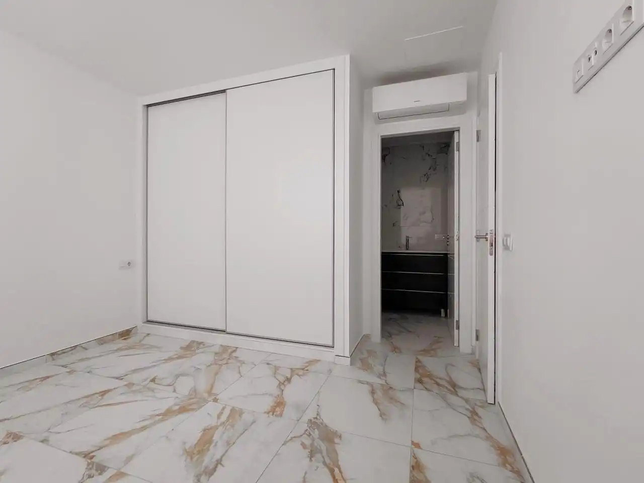 Bathroom of Ground floor for sale in Arona  with Air Conditioner