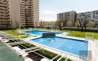 Swimming pool of Flat for sale in  Madrid Capital  with Terrace