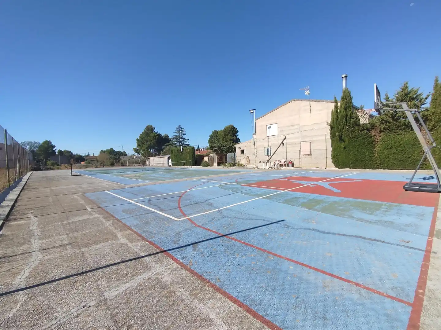 Parking de Casa o chalet en venta en La Roda con Jardín privado, Terraza y Piscina