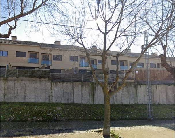 Casa-chalet en Venta en Novés