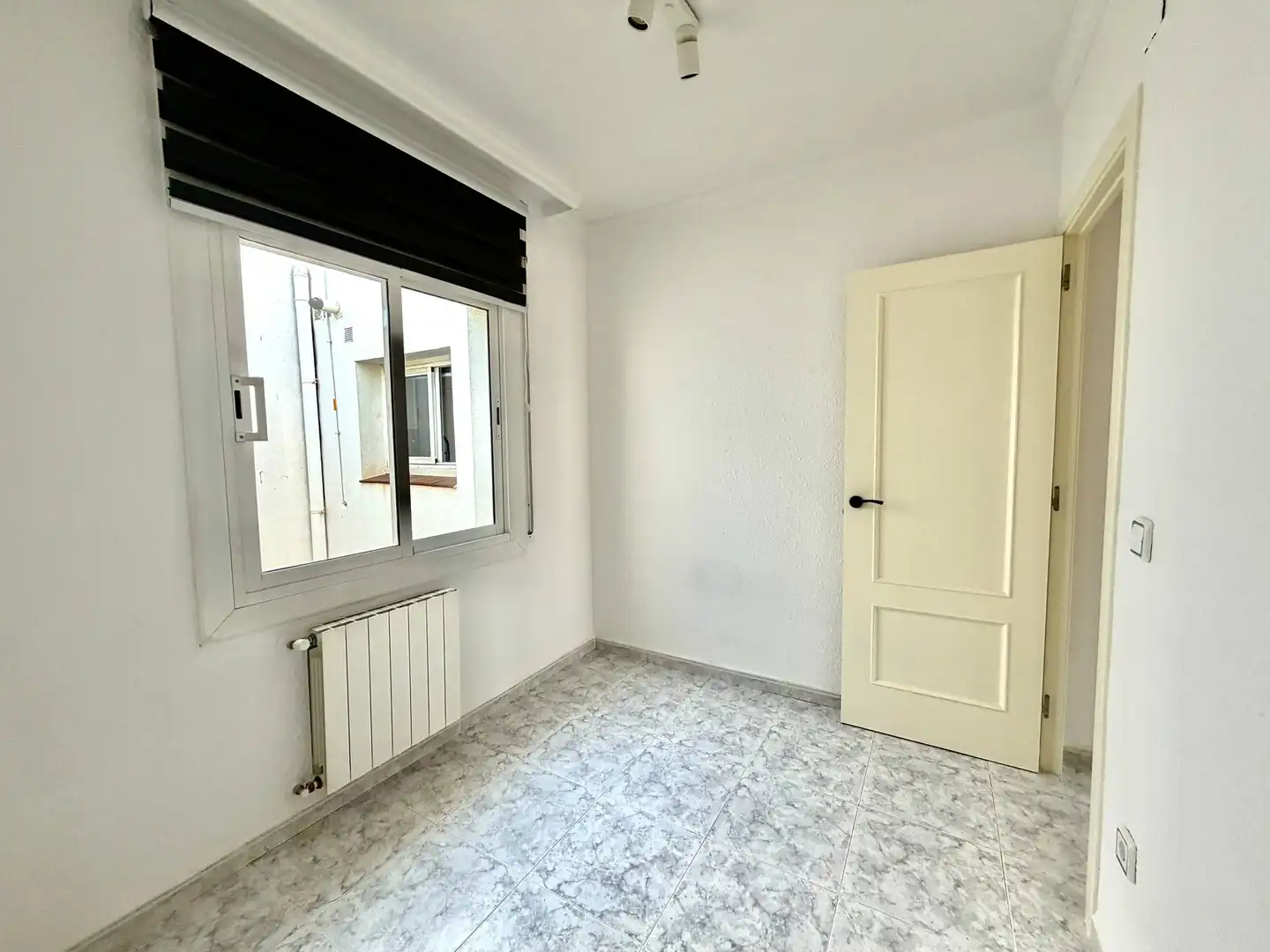 Habitación de Apartamento en venta en Roses con Balcón