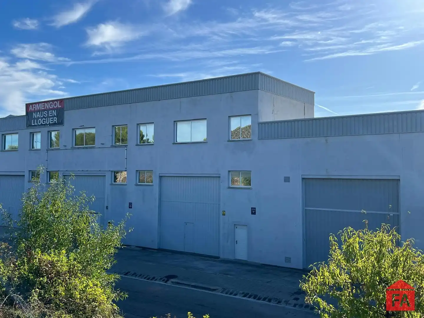 Außenansicht von Fabrikhallen zur Miete in El Vendrell
