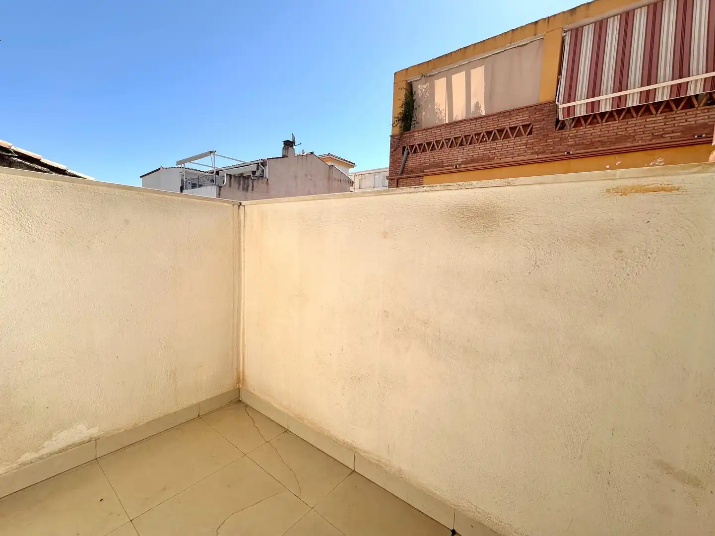 Flat for sale in Calle Calle Pamplona, Avda. De los Ogíjares