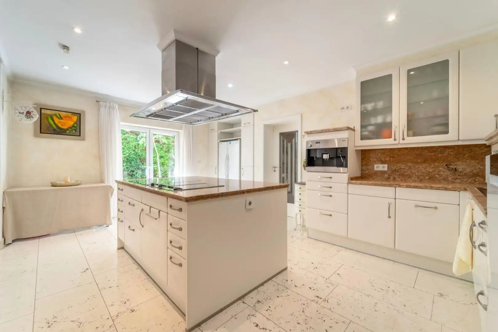 Cocina de Casa o chalet en venta en Marbella con Aire acondicionado, Calefacción y Jardín privado