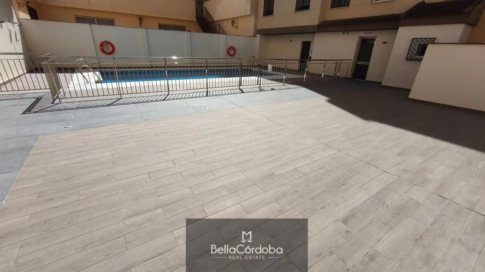 Swimming pool of Flat for sale in Córdoba  with Air Conditioner, Heating and Terrace