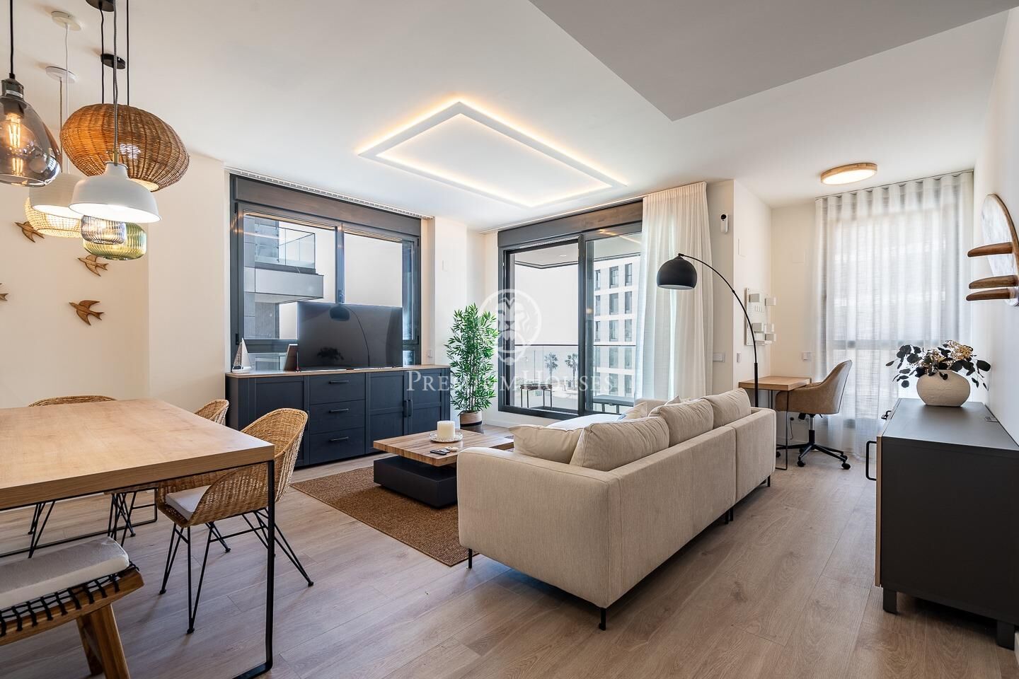 Sala d'estar de Pis de lloguer en Badalona amb Aire condicionat, Calefacció i Parquet