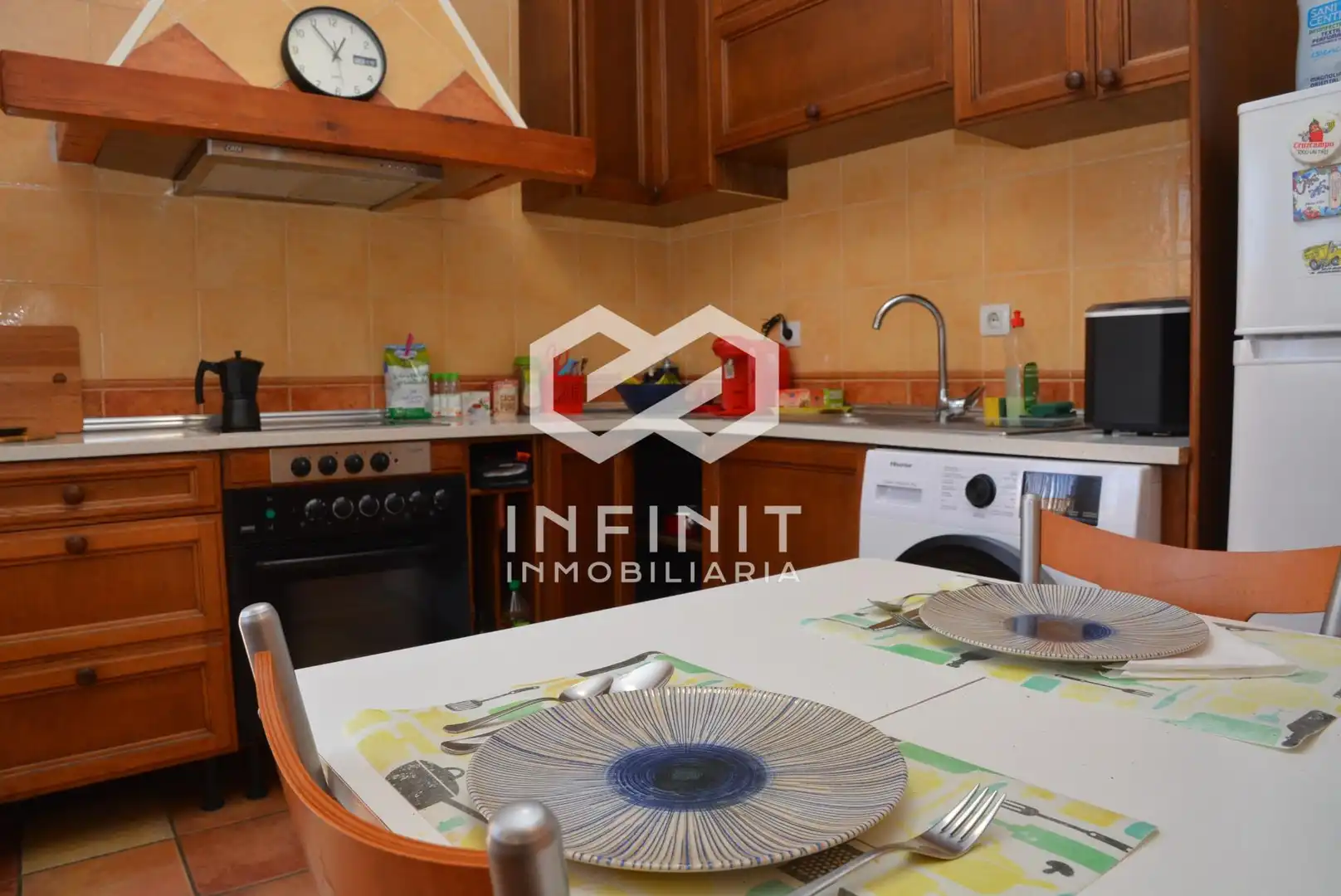 Cocina de Casa o chalet en venta en Valdeaveruelo con Calefacción, Jardín privado y Terraza