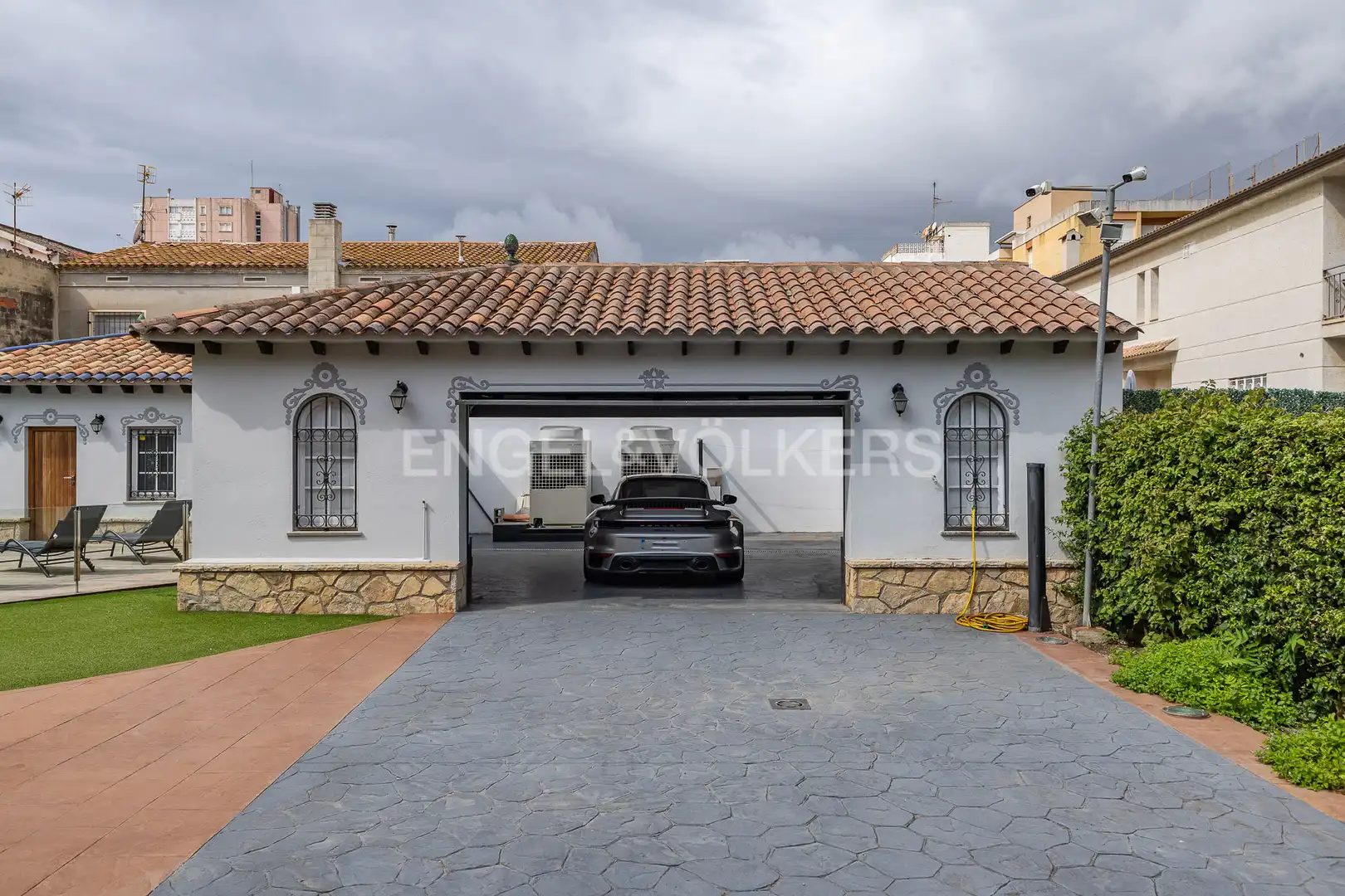 Vista exterior de Casa o xalet en venda en Calafell amb Aire condicionat, Calefacció i Jardí privat