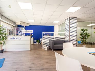 Local comercial en venda a Castell - Poble Vell