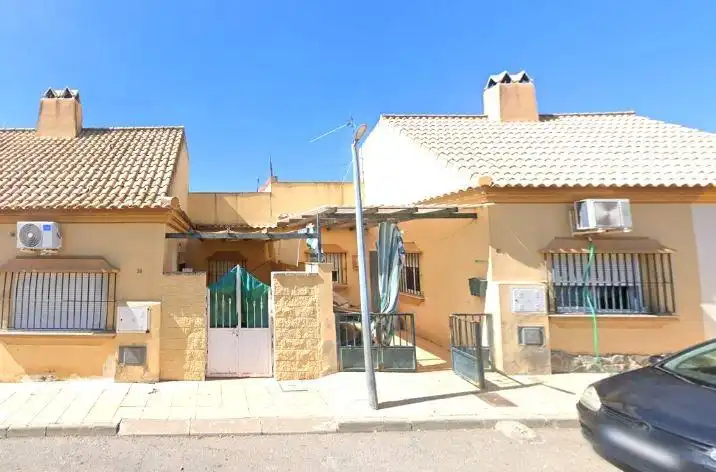 Adossat en venda a Cerrito Pinar 39