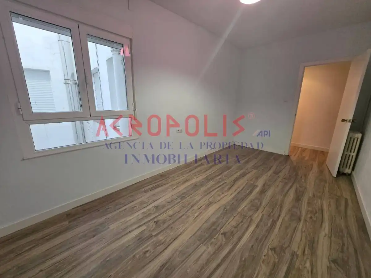 Habitación de Piso en venta en León Capital  con Calefacción