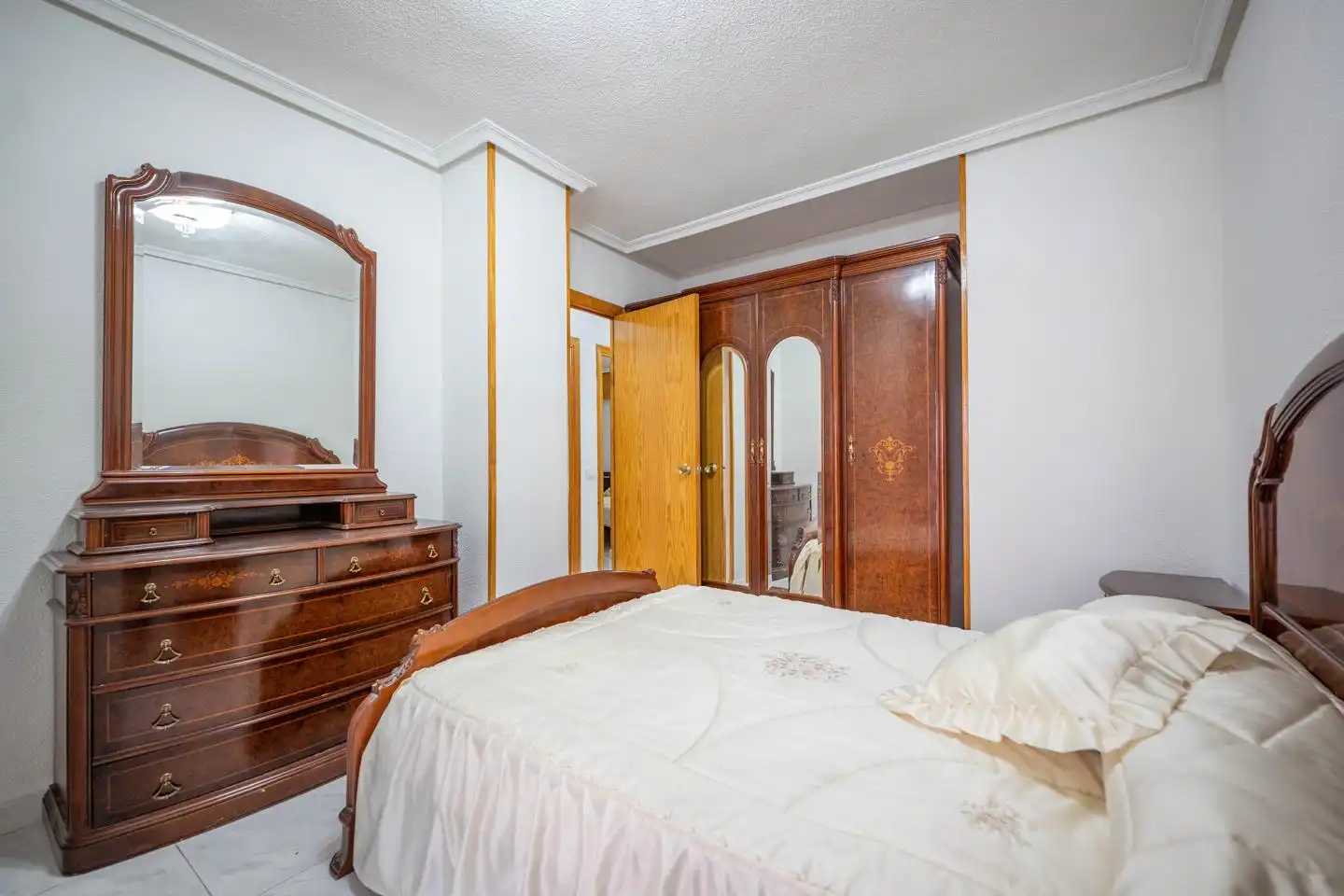 Habitación de Piso de alquiler en Ávila con Calefacción y Amueblado
