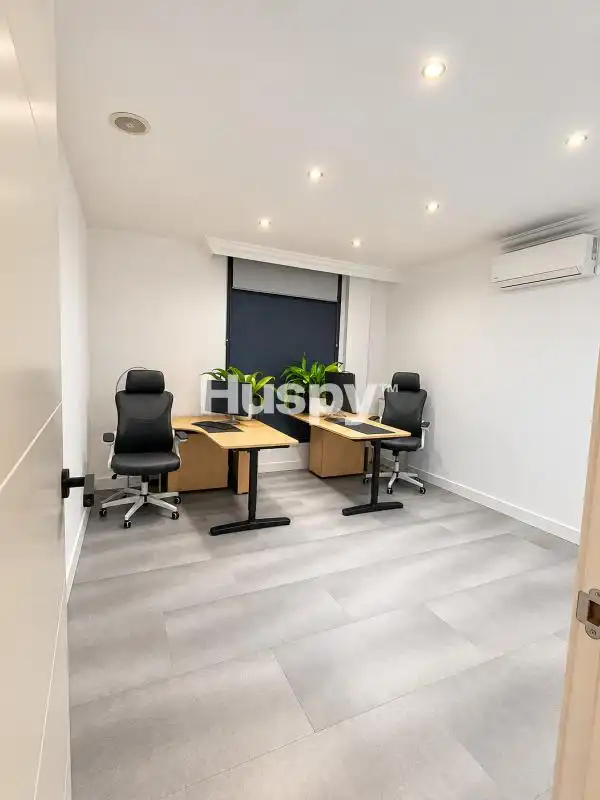 Büro zum Verkauf in Estepona, Málaga