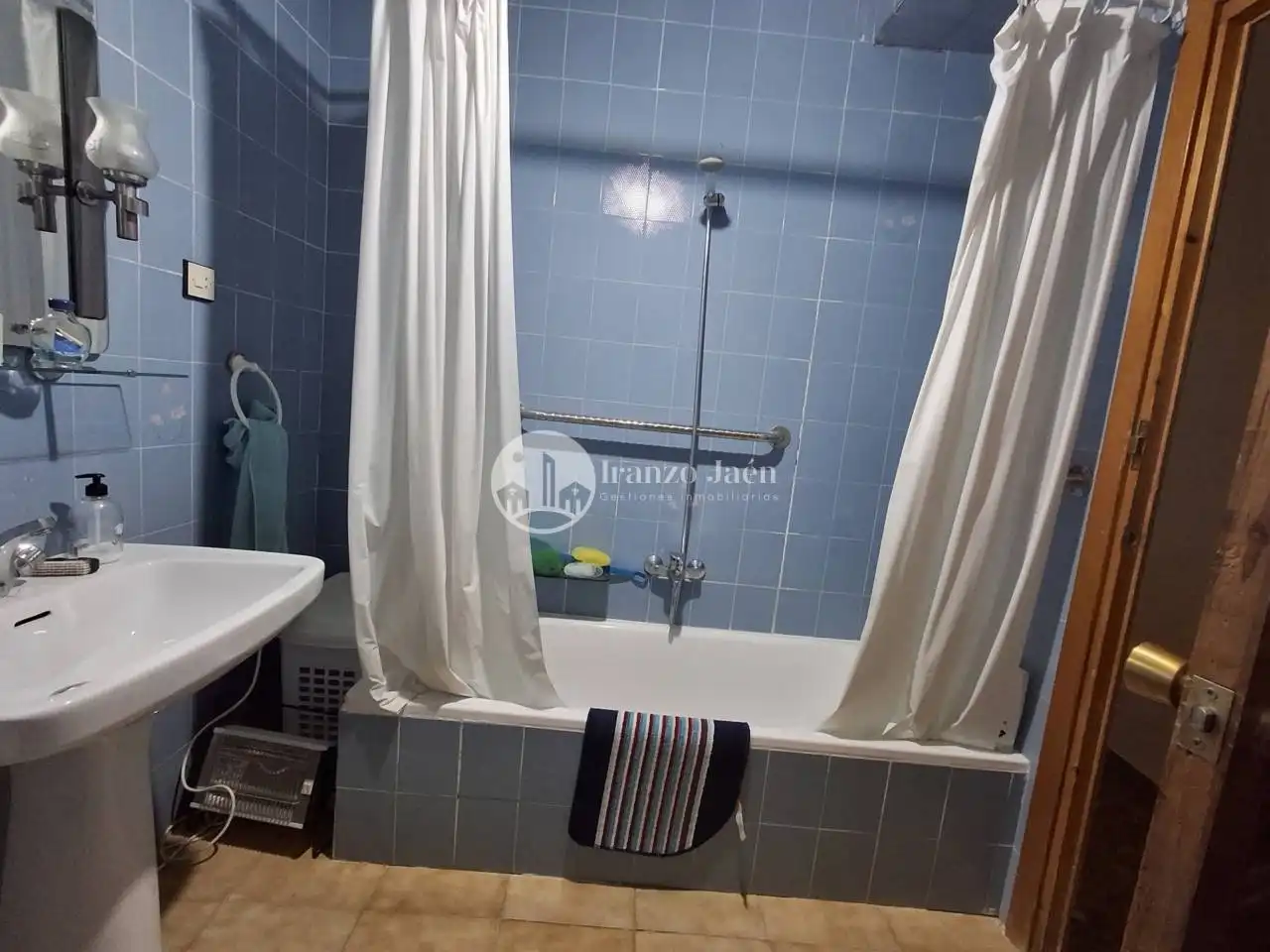 Baño de Casa o chalet en venta en Los Villares con Jardín privado, Terraza y Piscina