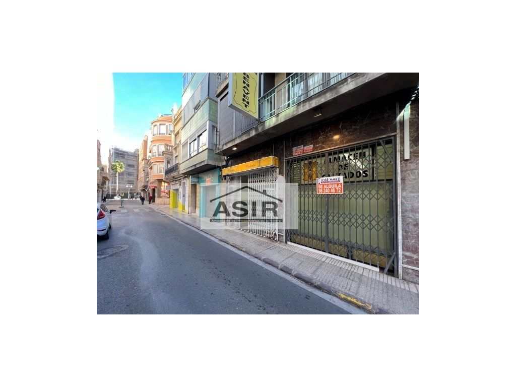 Vista exterior de Local en venda en Alzira amb Aire condicionat