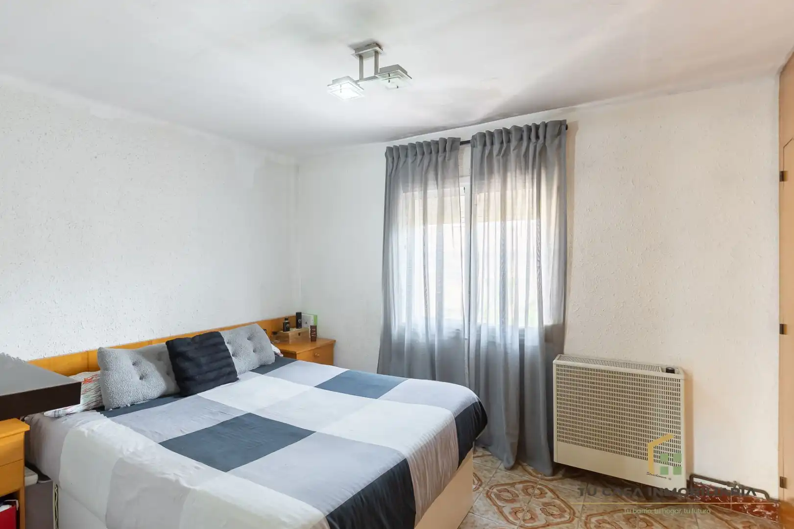 Schlafzimmer von Wohnung zum Verkauf in Badalona mit Klimaanlage