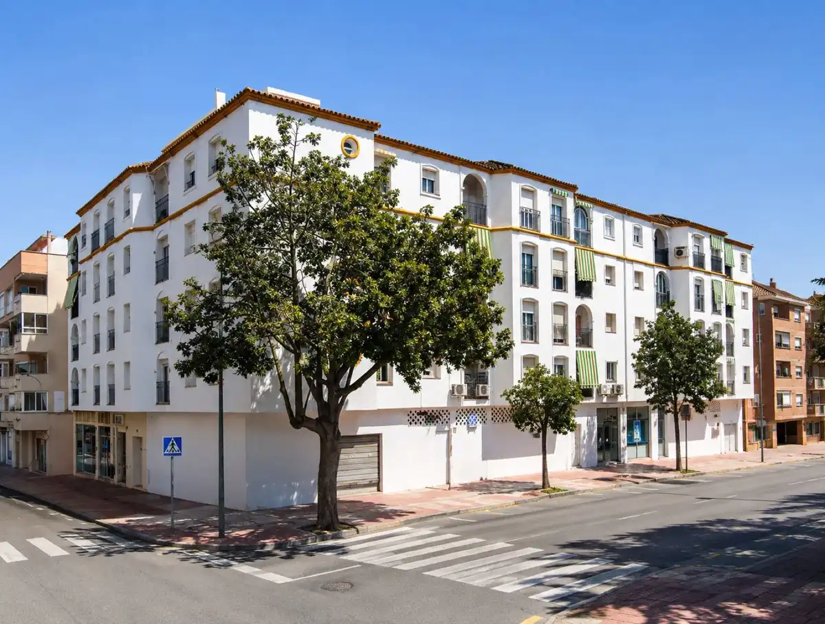 Penthouse with lift for sale in Estepona Pueblo