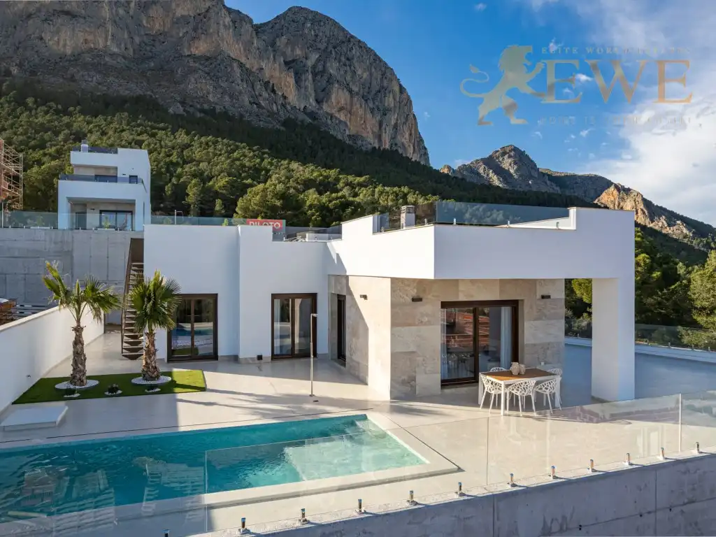 Casa en venta en Calle Mariola