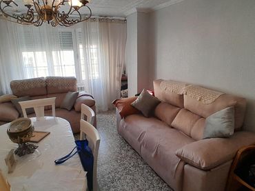 Piso con balcón en venta en Yecla