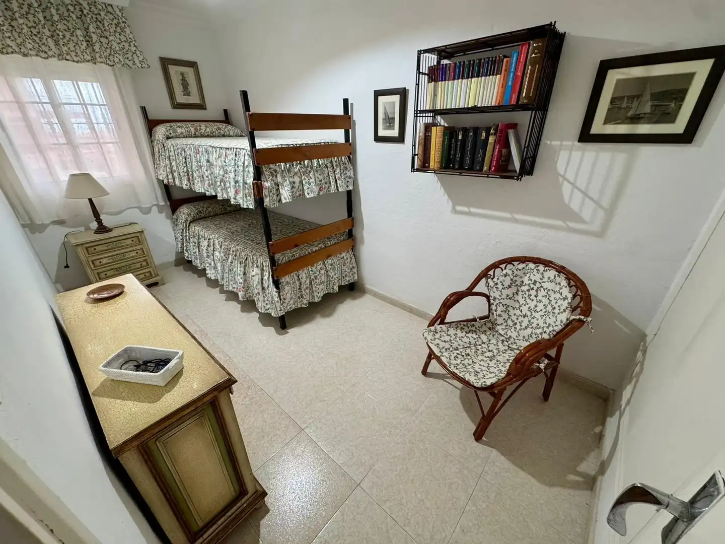 Habitación de Casa adosada en venta en Punta Umbría con Terraza, Amueblado y Balcón