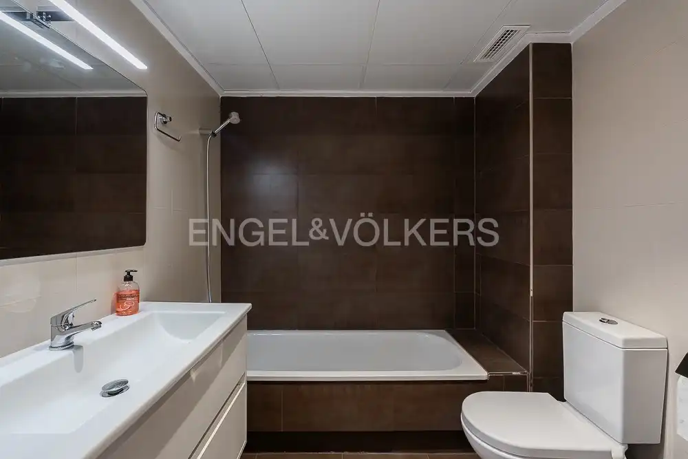 Bany de Apartament de lloguer en Museros amb Aire condicionat, Calefacció i Parquet