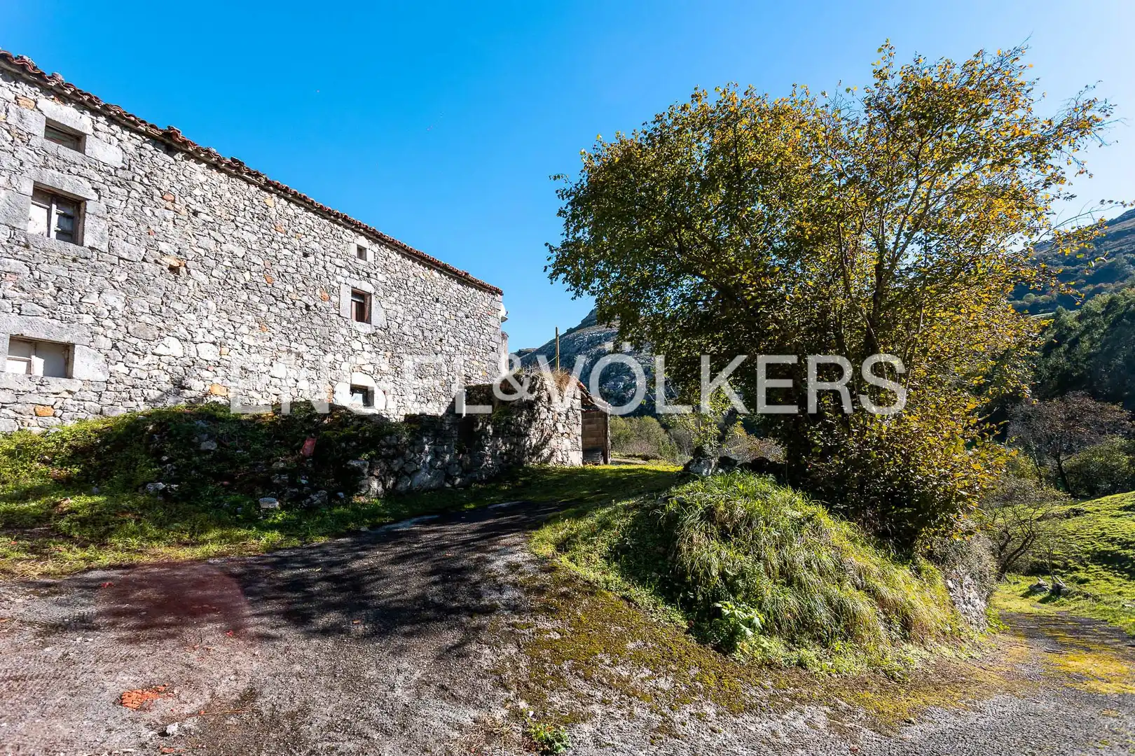 Vista exterior de Finca rústica en venta en Ruesga con Calefacción, Jardín privado y Trastero