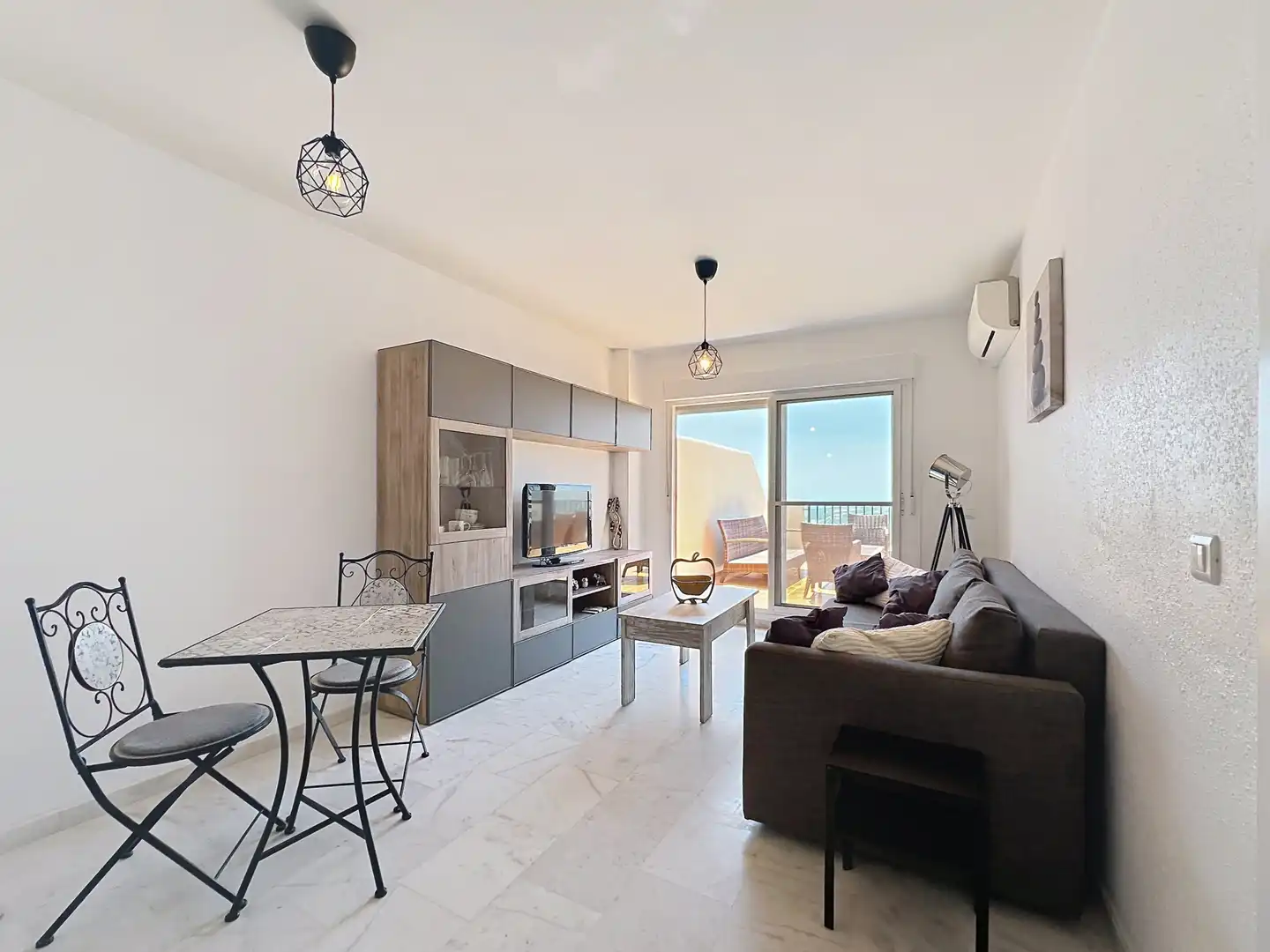 Sala de estar de Ático en venta en Casares con Aire acondicionado, Terraza y Piscina