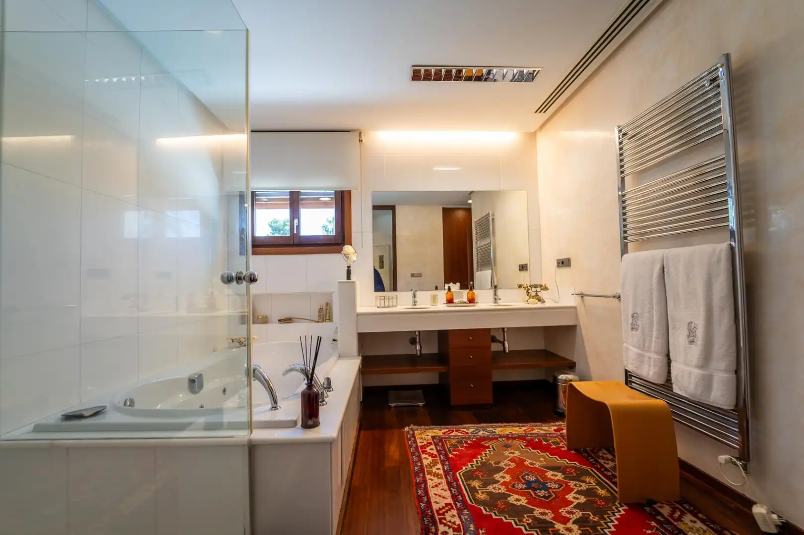 Bany de Casa o xalet en venda en Elche / Elx amb Aire condicionat, Jardí privat i Parquet