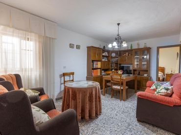 Maison jumelée avec balcon à vendre à Jete