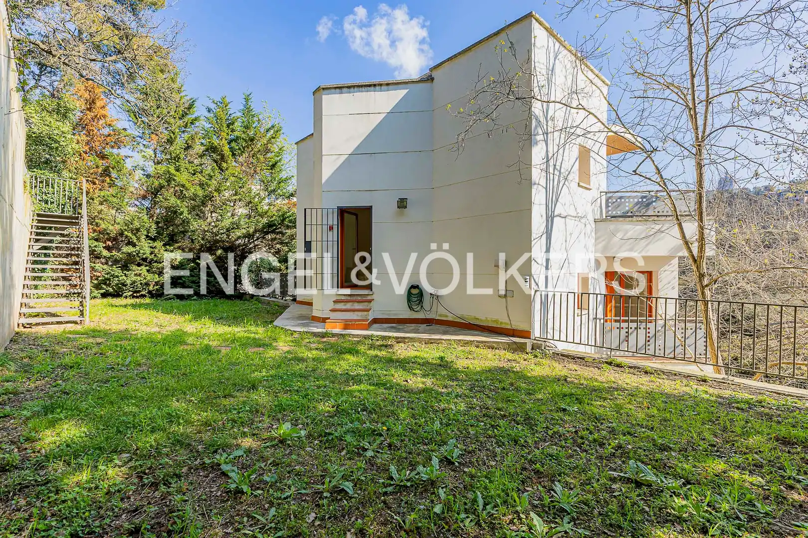 Vista exterior de Casa o chalet en venta en Barcelona con Aire acondicionado, Calefacción y Jardín privado