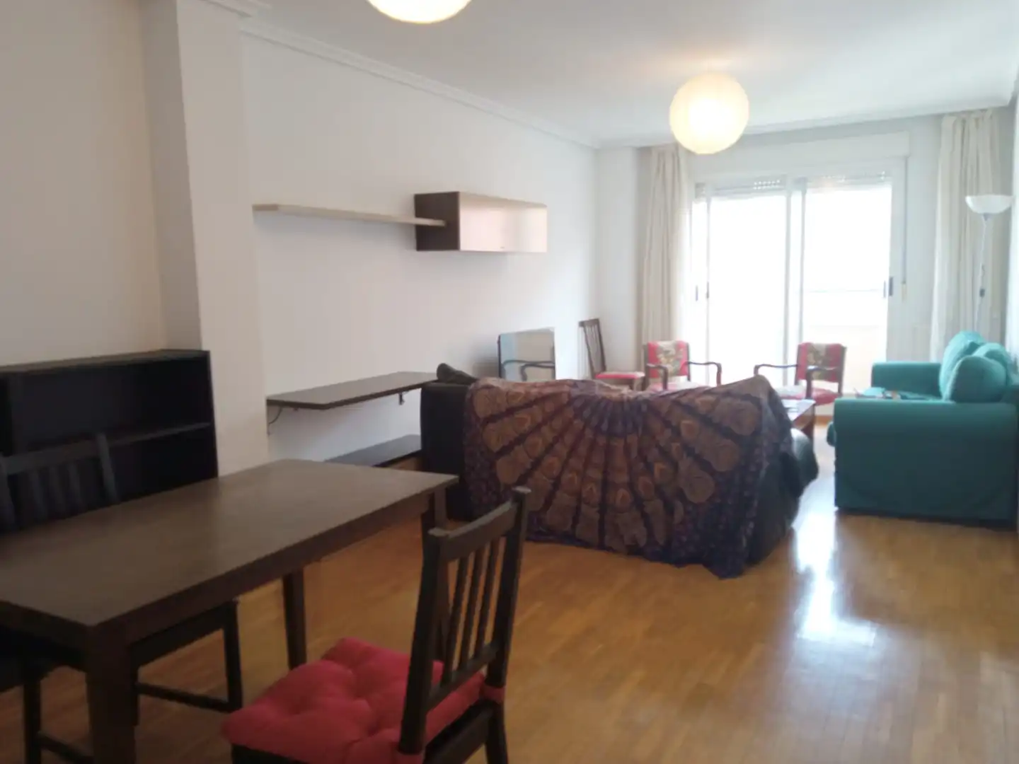 Sala d'estar de Pis en venda en Burgos amb Calefacció, Parquet i Terrassa