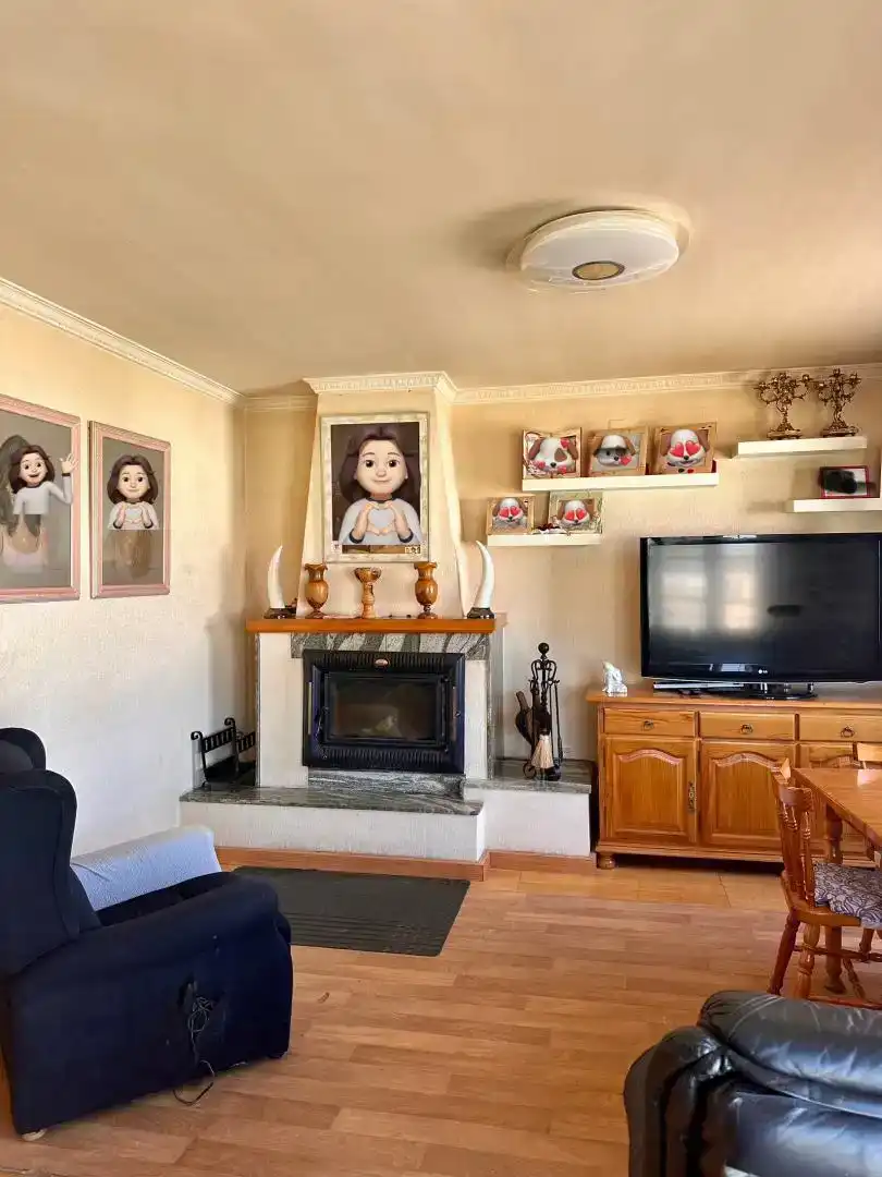 Sala de estar de Casa adosada en venta en Utiel con Aire acondicionado, Trastero y Balcón
