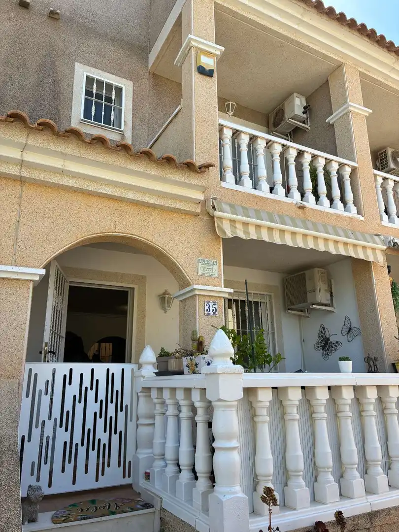Vista exterior de Dúplex en venta en Orihuela con Aire acondicionado, Calefacción y Terraza