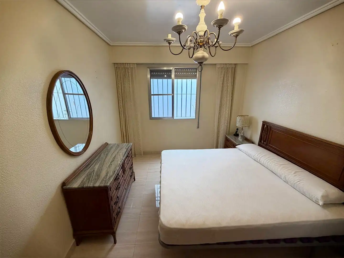 Habitación de Piso en venta en Ausias March