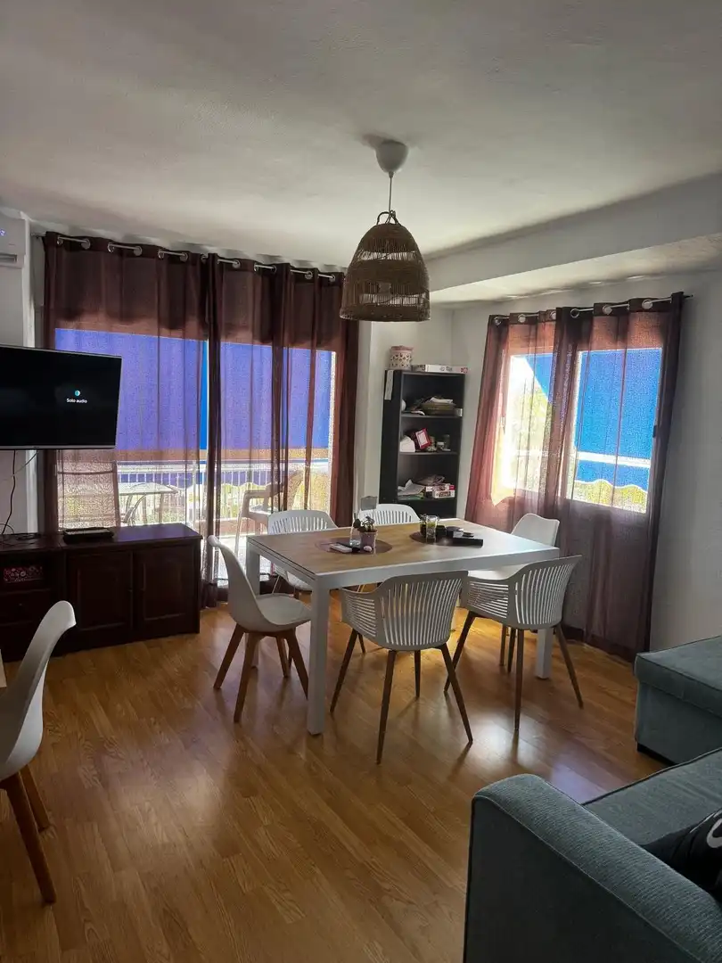 Comedor de Piso de alquiler en Almuñécar con Jardín privado, Terraza y Amueblado
