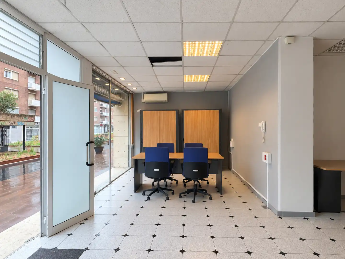Local comercial en alquiler en Gran Via de Carles III, imagen 4