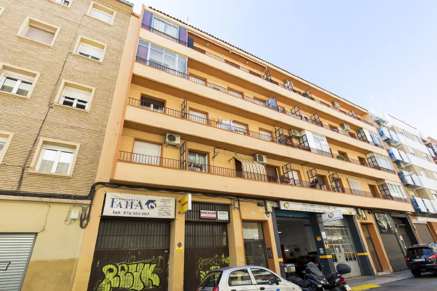 Außenansicht von Wohnung zum Verkauf in Zaragoza